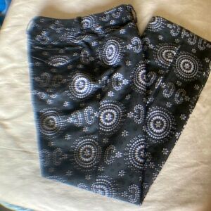 NWOT Etcetera lace like pattern pants